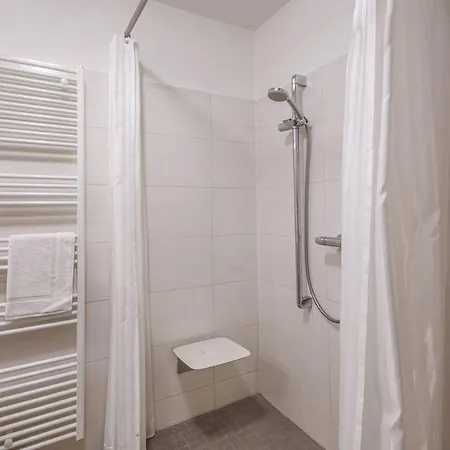 Traumhaftes Domizil Mit Tiefgarage Appartement Stade Buitenkant foto